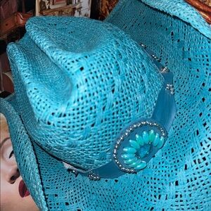 🩵🫦🩵• 🐂 BULLHIDE x Giddy-On-Up Vibes 🐂 •🫦🌹🫦